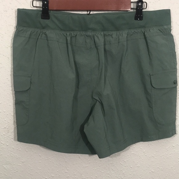 Marika Dark Sage Green Athletic Shorts size L - Picture 2 of 8